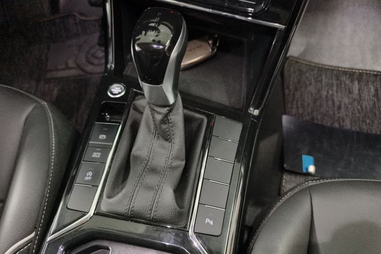 Used Volkswagen Passat 2022 330TSI Elite Edition Custom Version Gear Lever