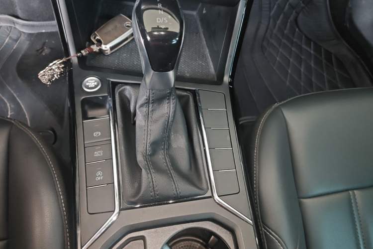 Used Volkswagen Passat 2022 280TSI Business Edition Gear Lever
