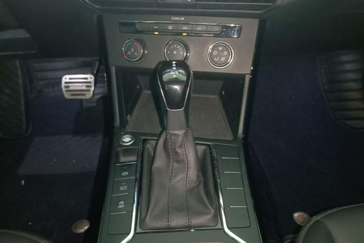 Used Volkswagen Passat 2022 280TSI Business Edition Gear Lever