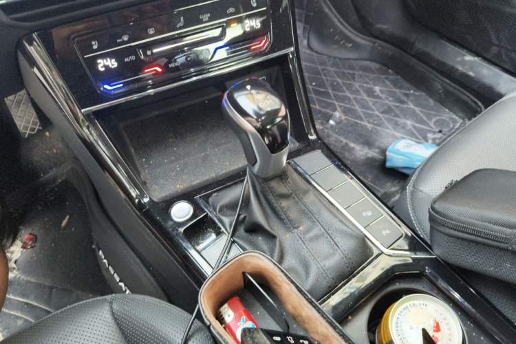Used Volkswagen Passat 2022 330TSI Luxury Edition Gear Lever