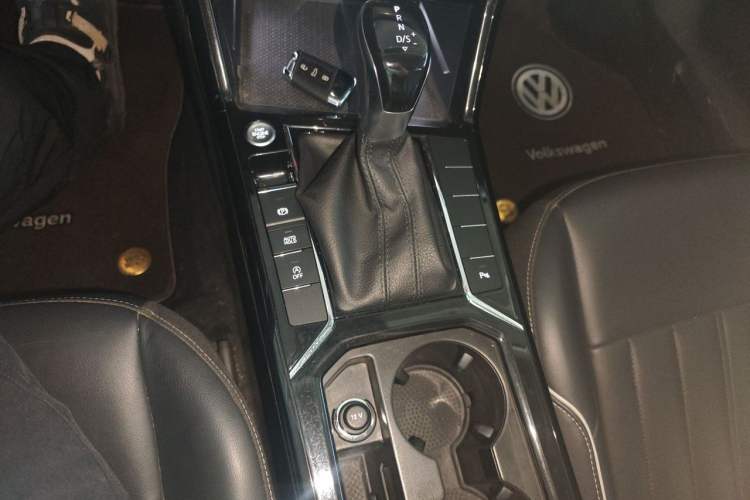 Used Volkswagen Passat 2022 280TSI Elite Edition Gear Lever