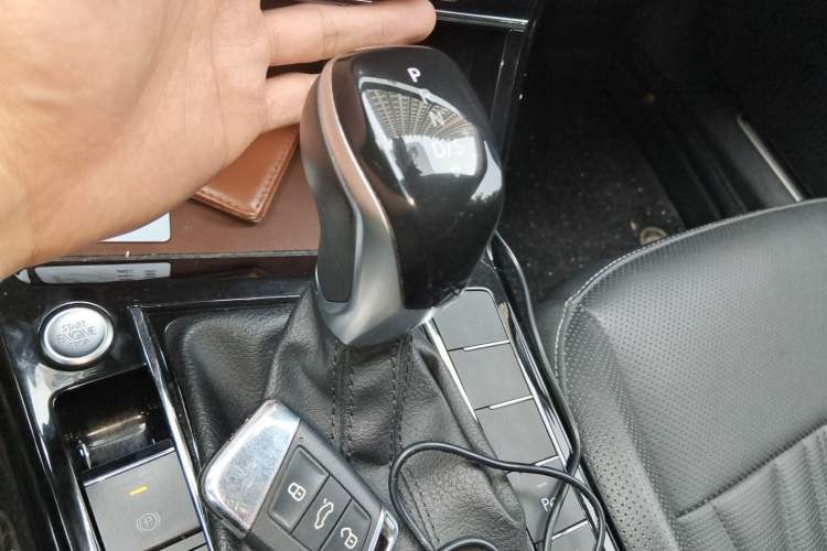 Used Volkswagen Passat 2022 330TSI Luxury Edition Gear Lever