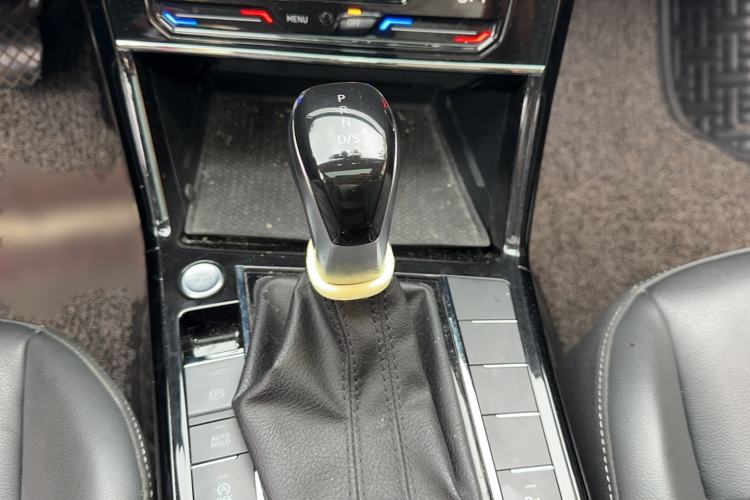 Used Volkswagen Passat 2022 280TSI Elite Edition Gear Lever