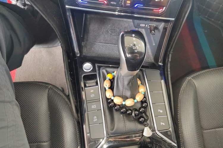 Used Volkswagen Passat 2022 330TSI Luxury Edition Gear Lever