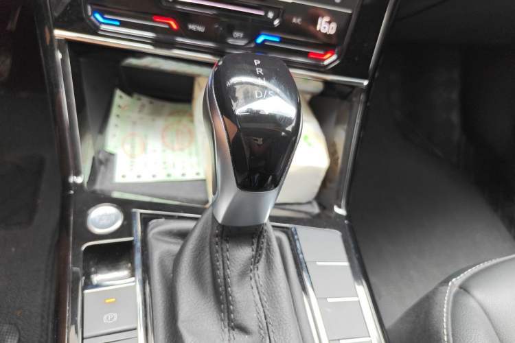 Used Volkswagen Passat 2022 330TSI Starry Elite Edition Gear Lever