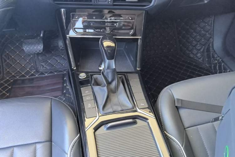 Used Volkswagen Passat 2022 330TSI Elite Edition Gear Lever