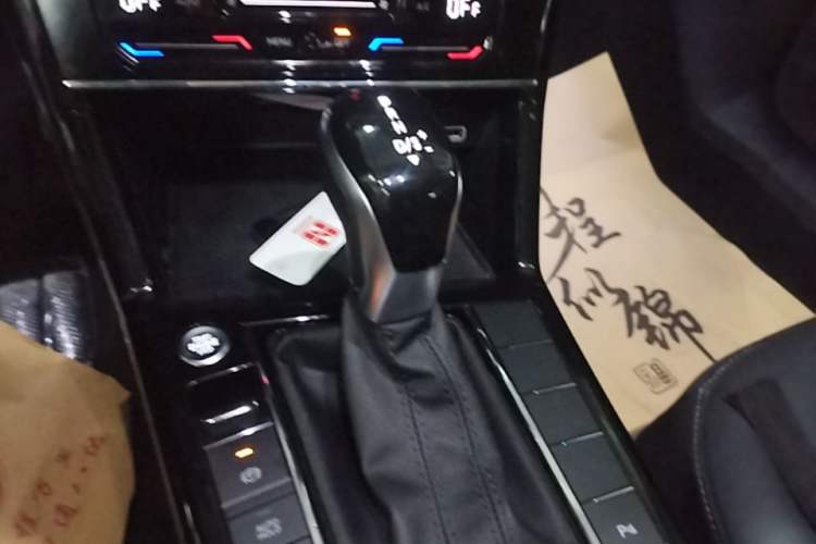 Used Volkswagen Passat 2022 330TSI Elite Edition Gear Lever