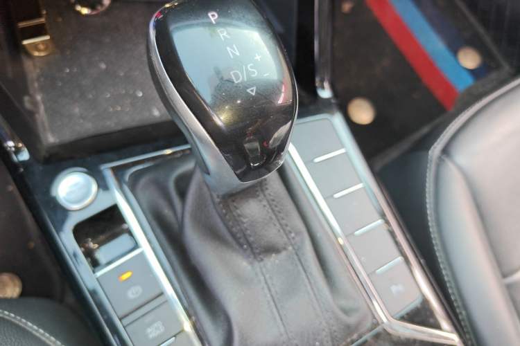 Used Volkswagen Passat 2022 330TSI Elite Edition Gear Lever