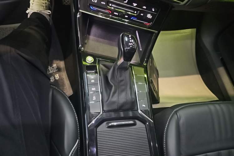 Used Volkswagen Passat 2022 330TSI Starry Elite Edition Custom Version Gear Lever