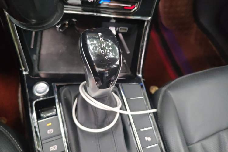 Used Volkswagen Passat 2022 330TSI Starry Luxury Edition Gear Lever