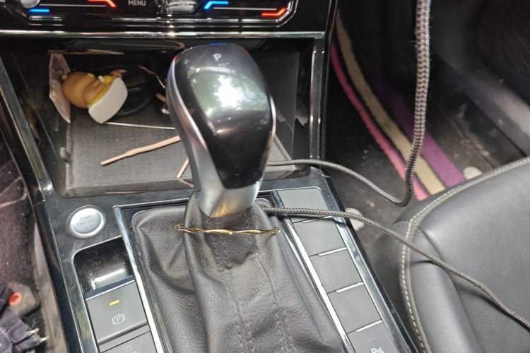 Used Volkswagen Passat 2022 330TSI Starry Elite Edition Gear Lever