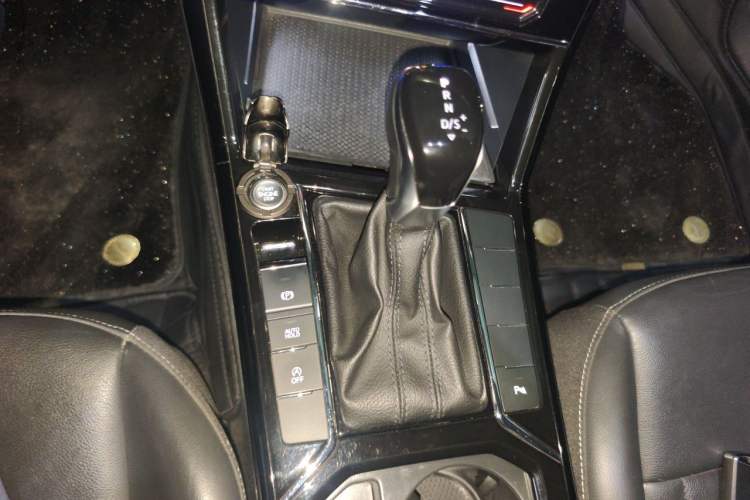Used Volkswagen Passat 2022 330TSI Elite Edition Gear Lever