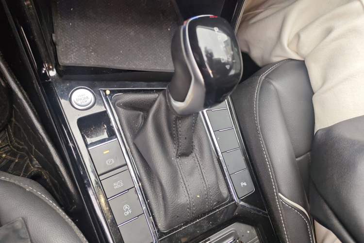 Used Volkswagen Passat 2022 330TSI Starry Elite Edition Gear Lever