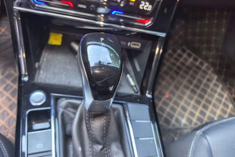 Used Volkswagen Passat 2022 330TSI Elite Edition Gear Lever
