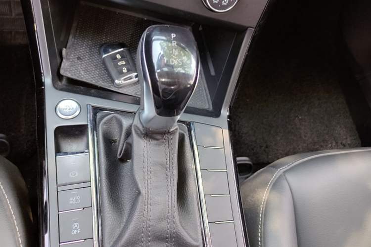 Used Volkswagen Passat 2022 280TSI Business Edition Gear Lever