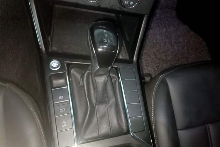 Used Volkswagen Passat 2022 280TSI Business Edition Gear Lever
