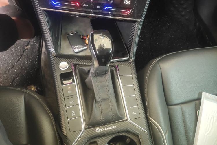 Used Volkswagen Passat 2022 330TSI Starry Elite Edition Gear Lever