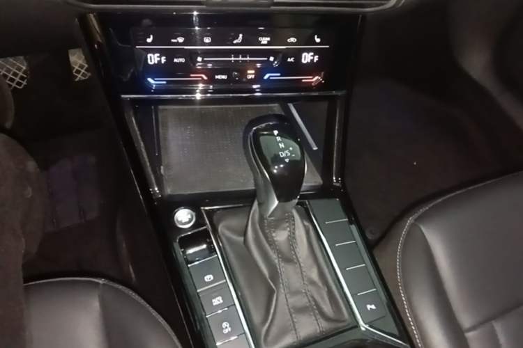 Used Volkswagen Passat 2022 330TSI Starry Elite Edition Gear Lever
