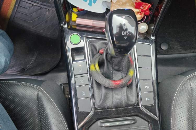 Used Volkswagen Passat 2022 330TSI Starry Luxury Edition Gear Lever