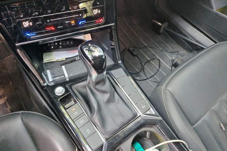 Used Volkswagen Passat 2022 330TSI Elite Edition Gear Lever