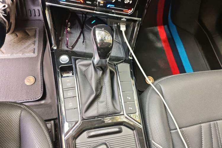 Used Volkswagen Passat 2022 330TSI Starry Luxury Edition Gear Lever