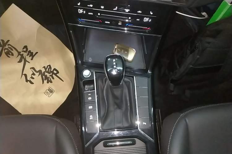 Used Volkswagen Passat 2022 330TSI Elite Edition Gear Lever