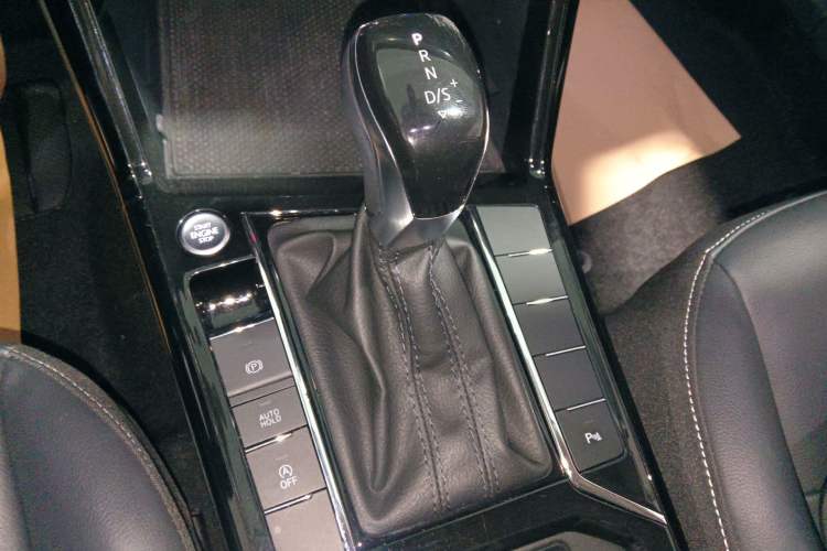 Used Volkswagen Passat 2022 330TSI Starry Elite Edition Gear Lever