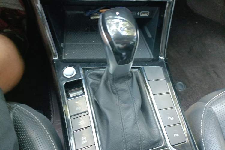 Used Volkswagen Passat 2022 330TSI Starry Luxury Edition Gear Lever
