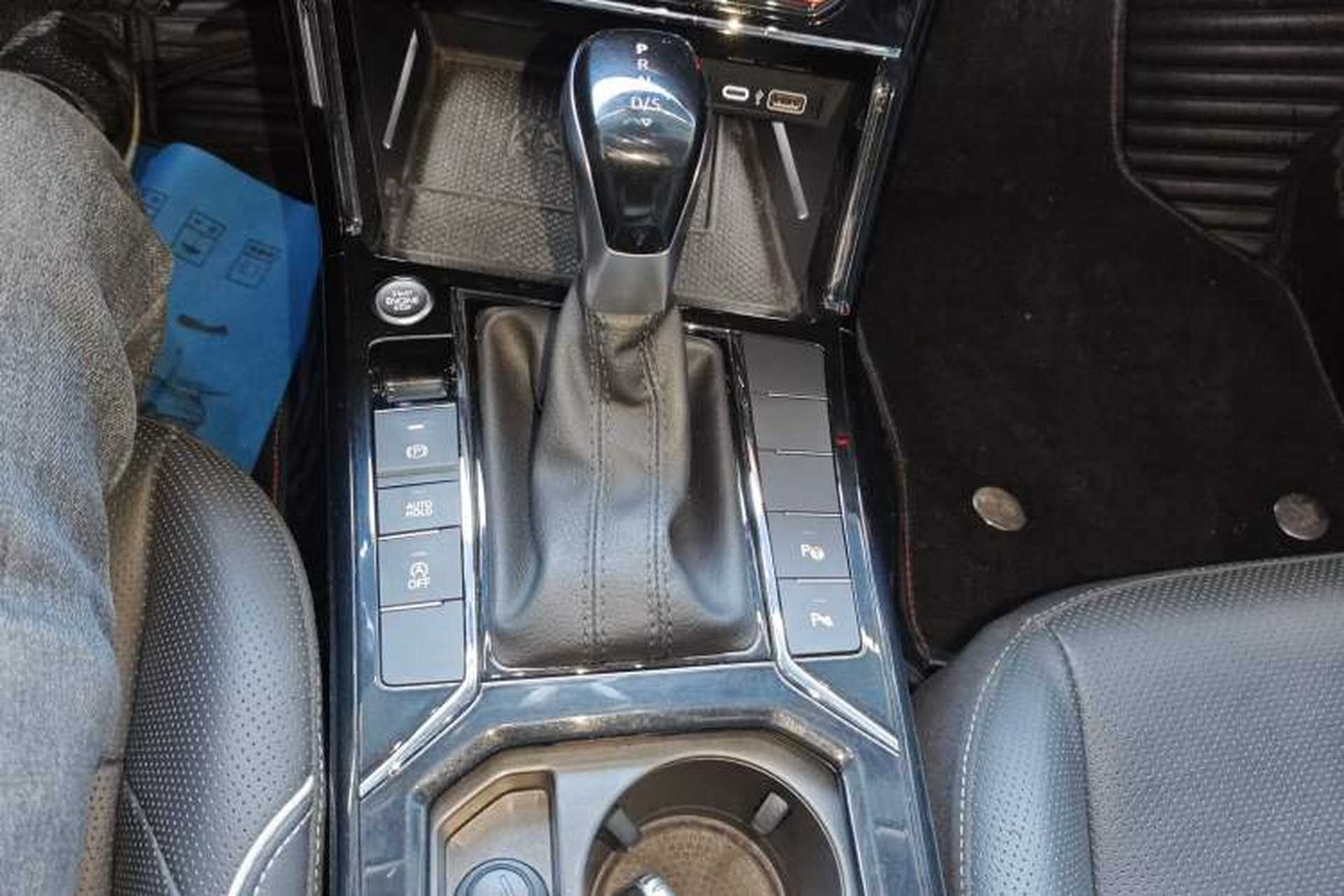Used Volkswagen Passat 2022 330TSI Starry Luxury Edition Gear Lever