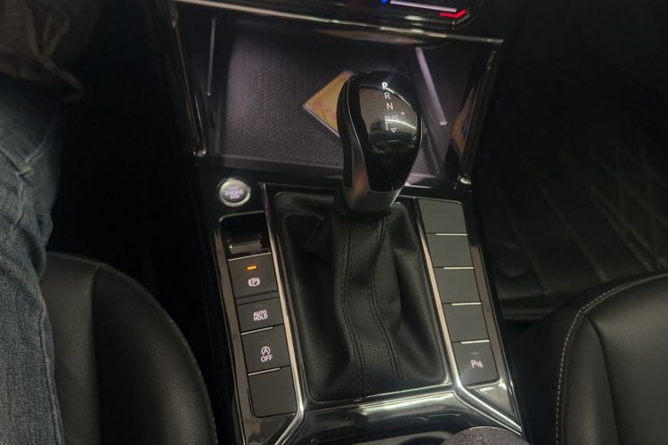 Used Volkswagen Passat 2022 330TSI Elite Edition Gear Lever