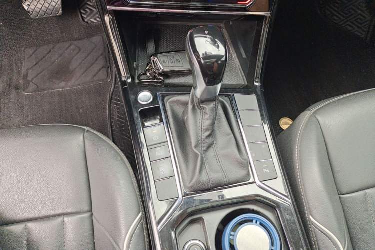 Used Volkswagen Passat 2022 330TSI Starry Elite Edition Gear Lever