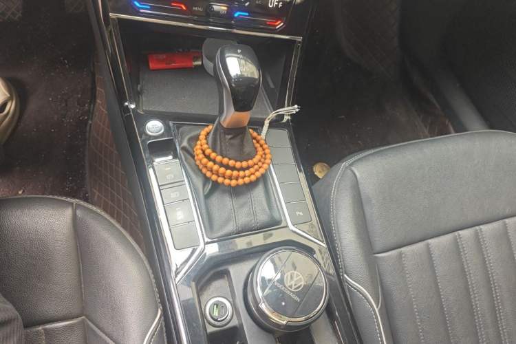 Used Volkswagen Passat 2022 330TSI Starry Elite Edition Gear Lever