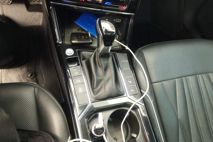Used Volkswagen Passat 2022 330TSI Starry Luxury Edition Gear Lever