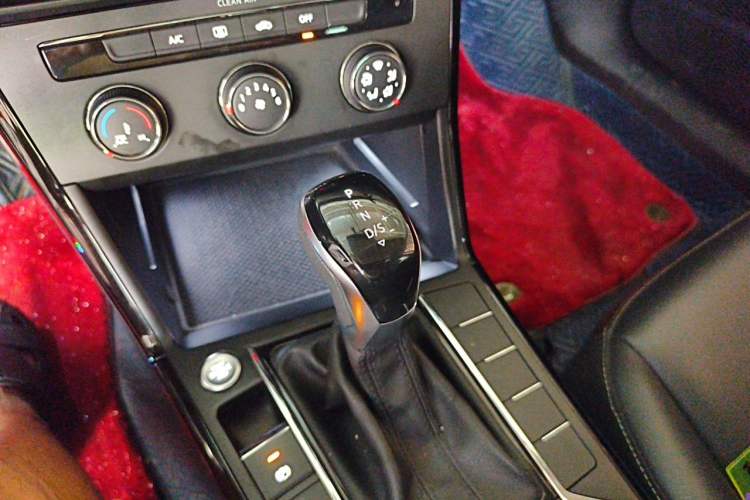 Used Volkswagen Passat 2022 280TSI Business Edition Gear Lever