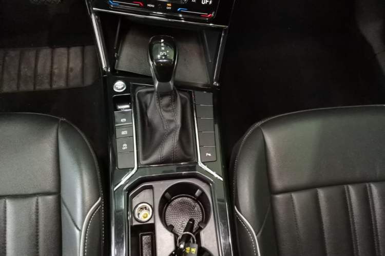 Used Volkswagen Passat 2022 330TSI Elite Edition Custom Version Gear Lever