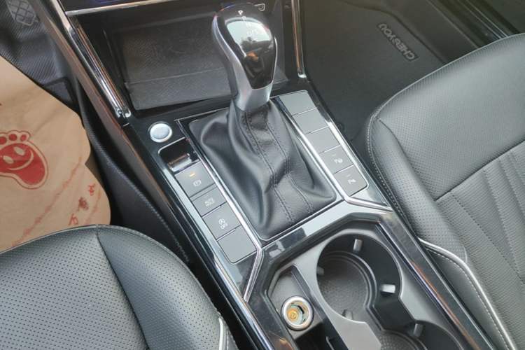 Used Volkswagen Passat 2022 330TSI Luxury Edition Gear Lever