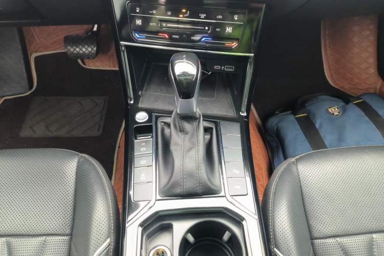 Used Volkswagen Passat 2022 330TSI Luxury Edition Gear Lever