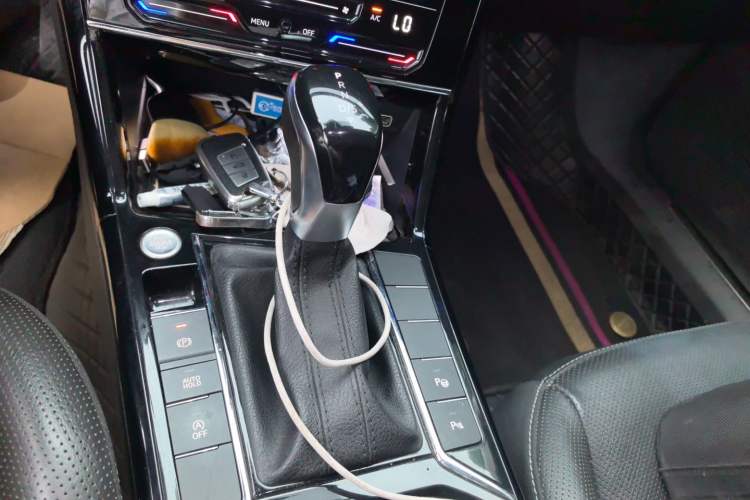 Used Volkswagen Passat 2022 330TSI Starry Luxury Edition Gear Lever
