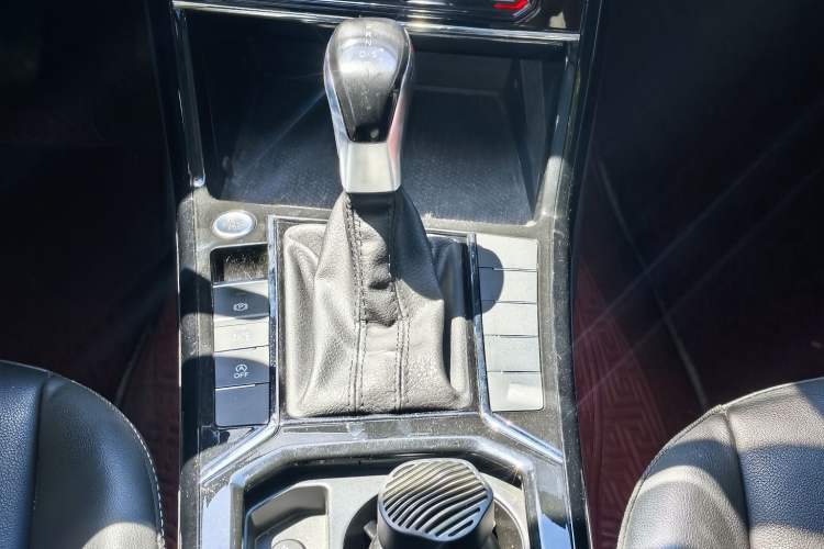 Used Volkswagen Passat 2022 330TSI Elite Edition Custom Version Gear Lever