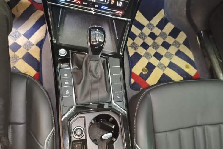 Used Volkswagen Passat 2022 330TSI Elite Edition Gear Lever