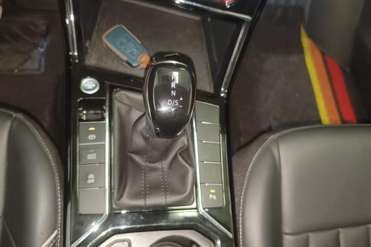 Used Volkswagen Passat 2022 330TSI Starry Elite Edition Gear Lever