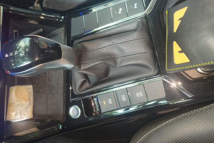 Used Volkswagen Passat 2022 330TSI Starry Luxury Edition Gear Lever