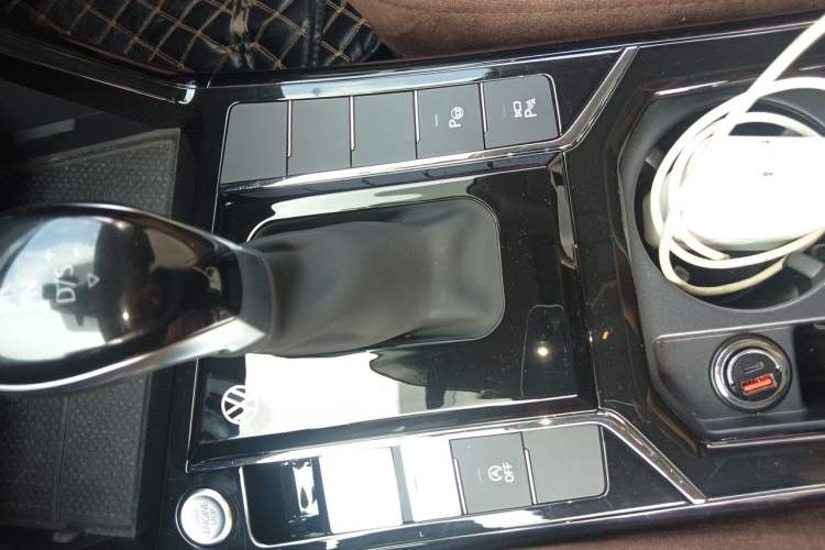 Used Volkswagen Passat 2022 380TSI Luxury Edition Gear Lever