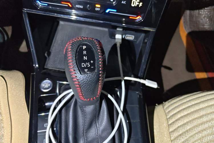 Used Volkswagen Passat 2022 330TSI Starry Elite Edition Gear Lever