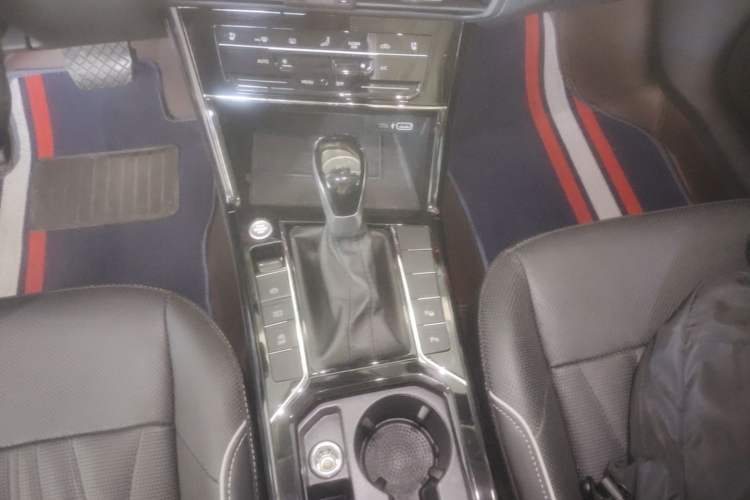 Used Volkswagen Passat 2022 330TSI Starry Luxury Edition Gear Lever