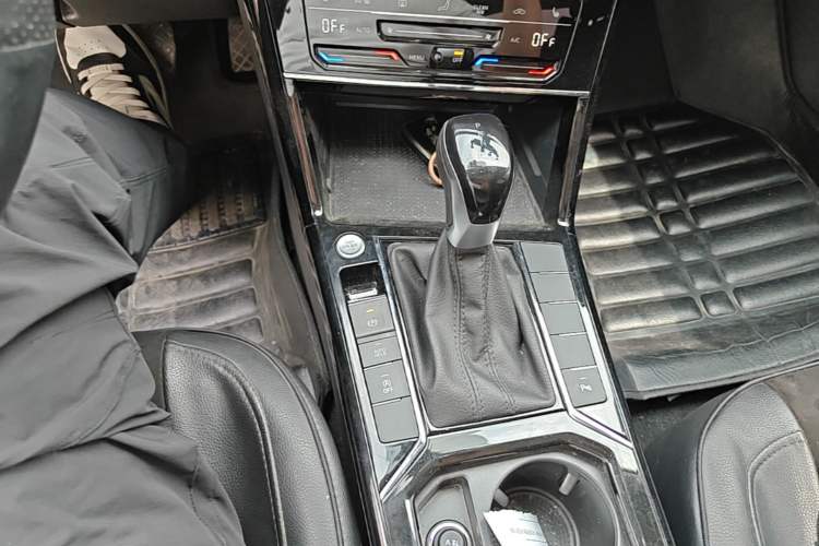 Used Volkswagen Passat 2022 330TSI Starry Elite Edition Gear Lever