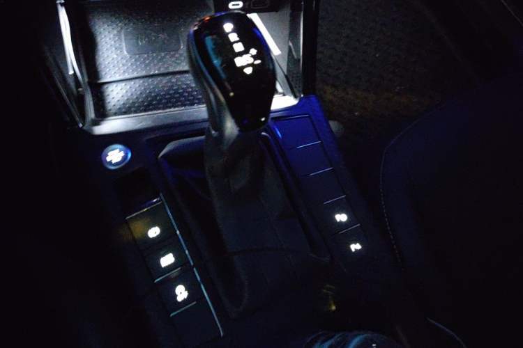 Used Volkswagen Passat 2022 330TSI Luxury Edition Gear Lever