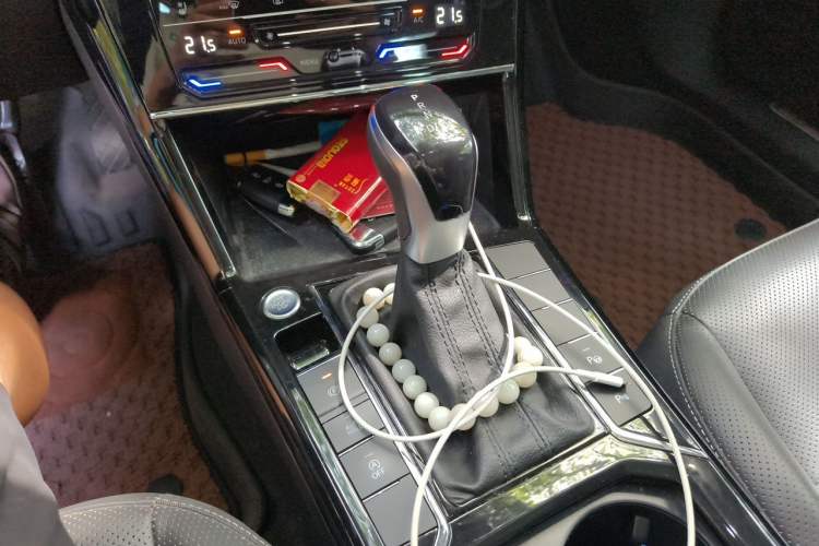 Used Volkswagen Passat 2022 330TSI Starry Luxury Edition Gear Lever