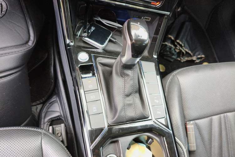 Used Volkswagen Passat 2022 330TSI Starry Luxury Edition Gear Lever