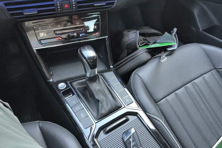 Used Volkswagen Passat 2022 330TSI Elite Edition Gear Lever